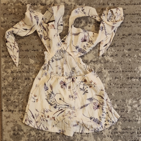 Floral Ruffle Romper - Picture 2 of 5